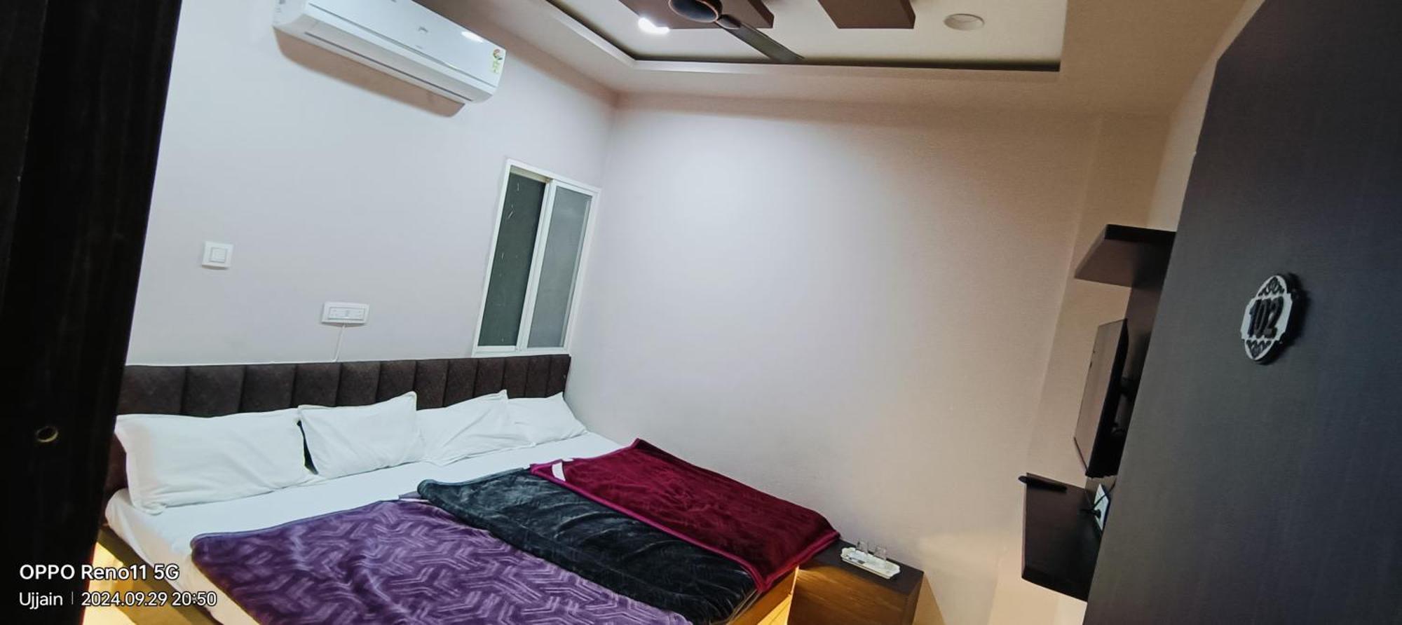 Hotel Rainbow Ujjain Exterior photo